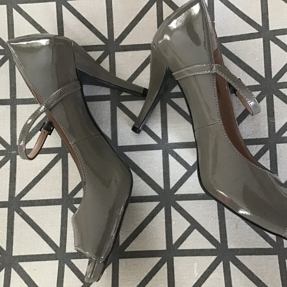 Tahari Patent Leather High Heels - Picture 2 of 4